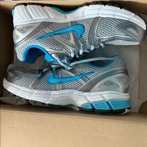 WMNS Nike Air Citius+2 Sz 7